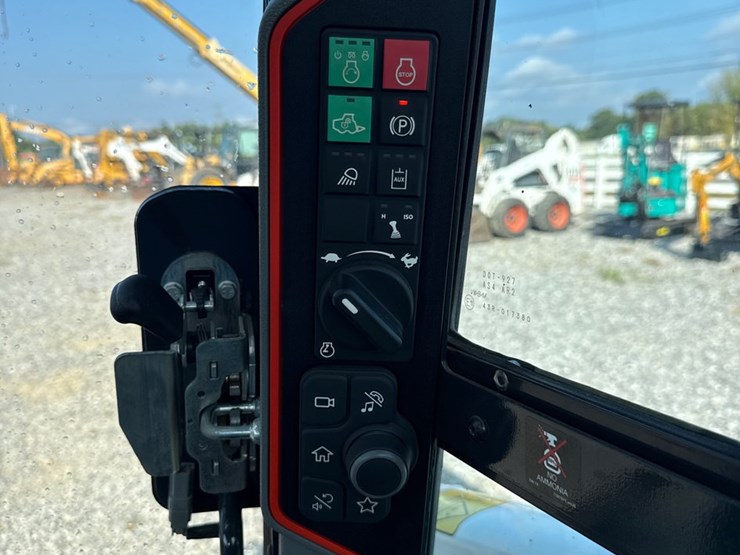 2024-bobcat-t86-image-13