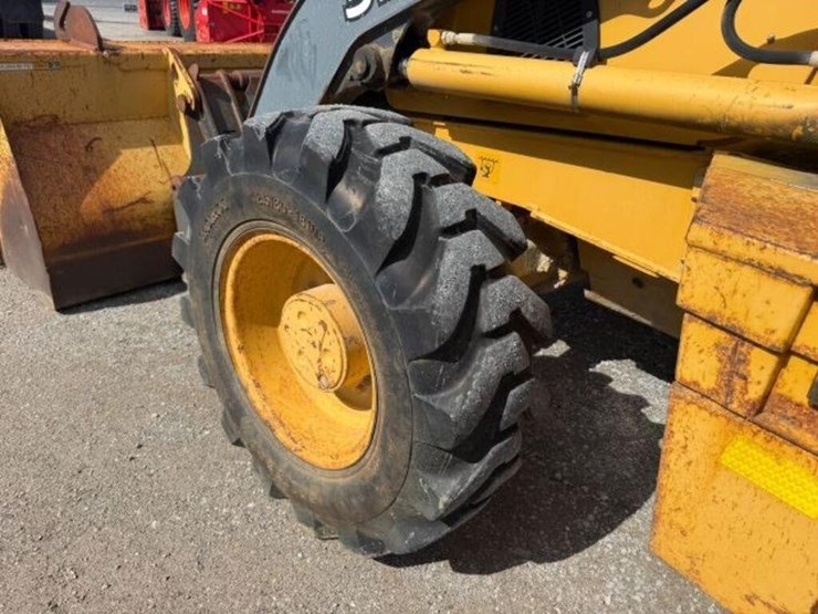 2011-deere-310sj-image-48