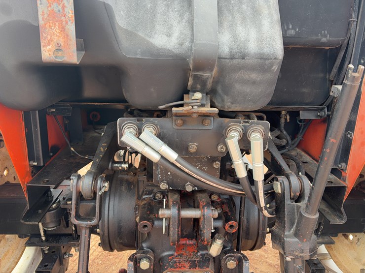 allis-chalmers-6060-tractor-image-10