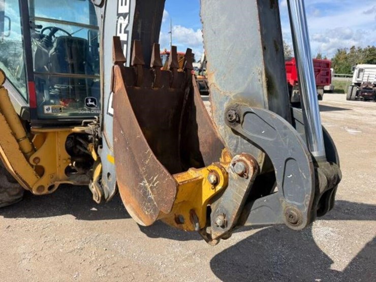 2011-deere-310sj-image-31