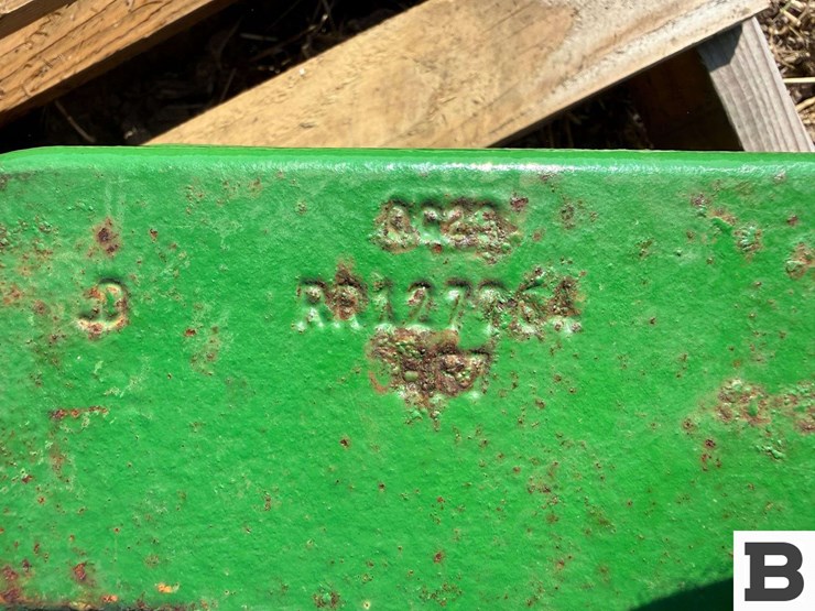 john-deere-quik-tatch-front-suitcase-weights-image-5