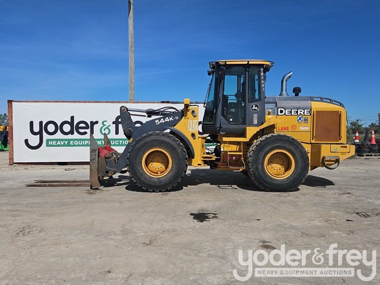 2017-deere-544k-image-3