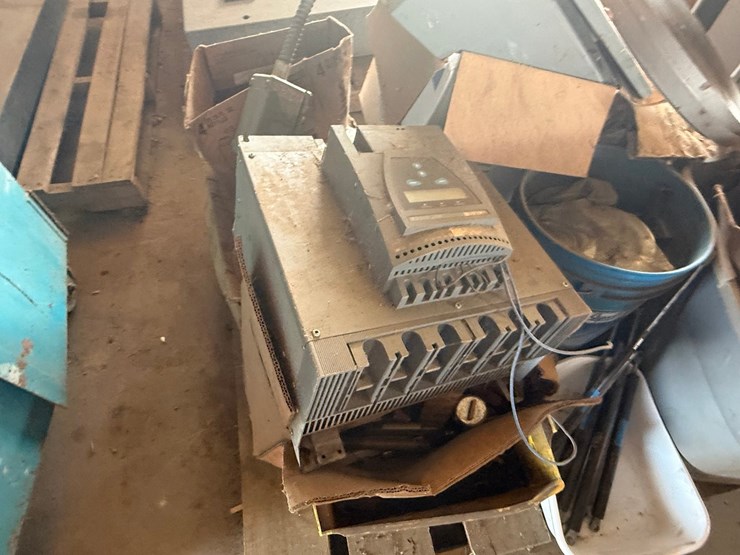 #53548-•-lot-of-safety-switches,-electrical-boxes,-&-misc-inv#53548-image-4