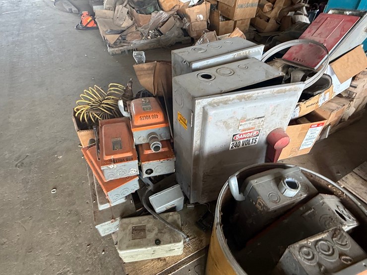 #53548-•-lot-of-safety-switches,-electrical-boxes,-&-misc-inv#53548-image-14