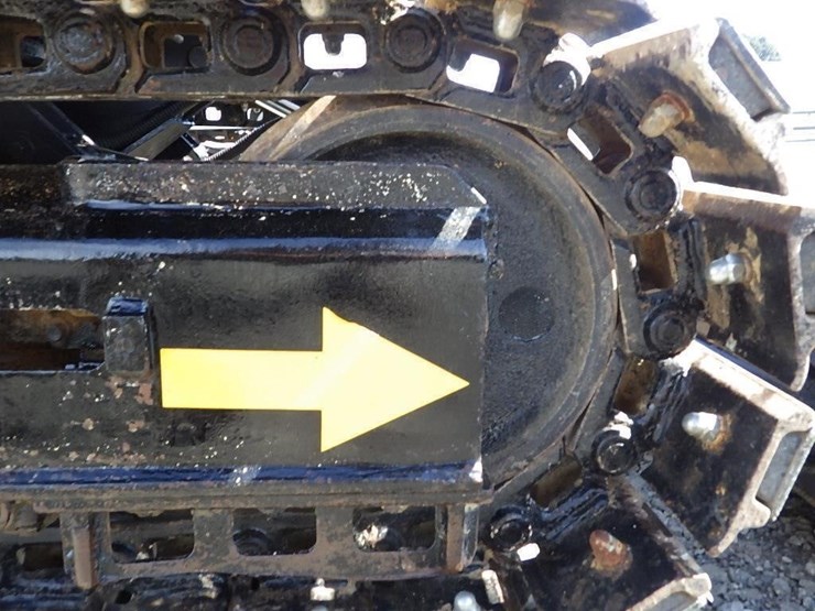 caterpillar-303-image-23
