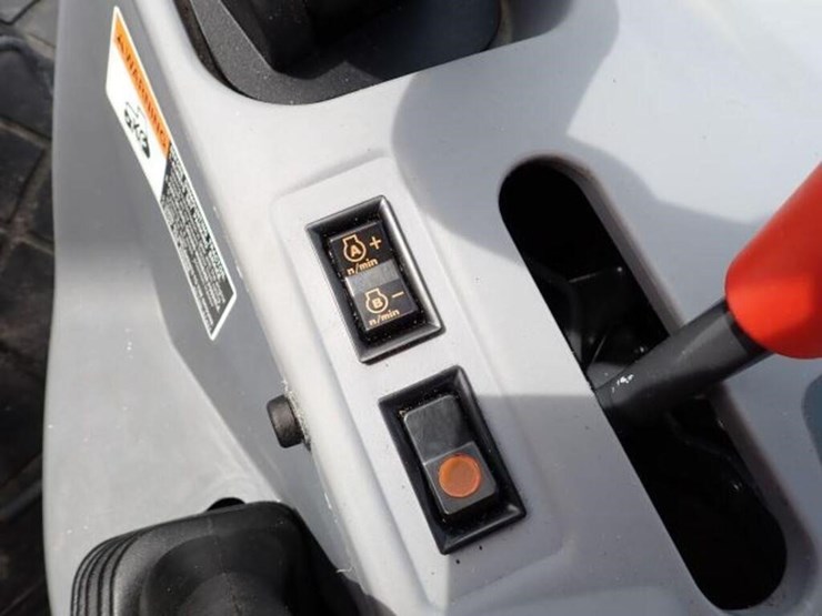 2021-kubota-m4-071-image-22