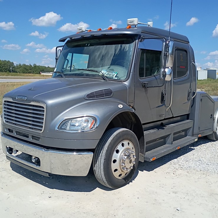 2007 FREIGHTLINER M2 106