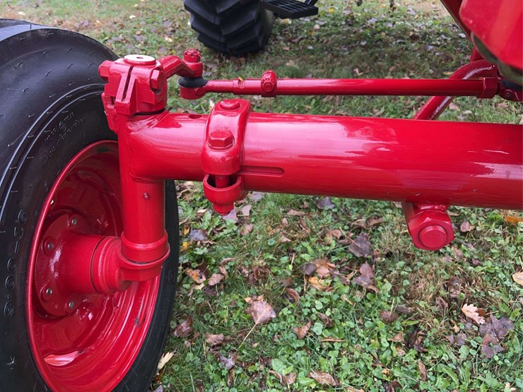 1970-656-farmall-hydro-diesel-row-crop-golden-demonstrator-image-19