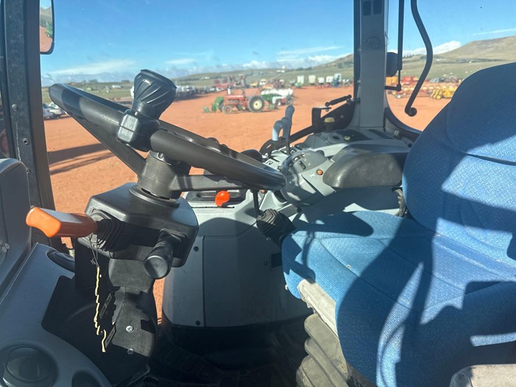 new-holland-t6060-image-21
