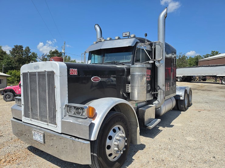 1992-peterbilt-379-image-1