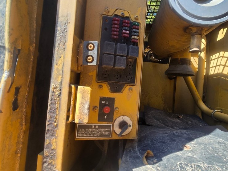caterpillar-320-image-37