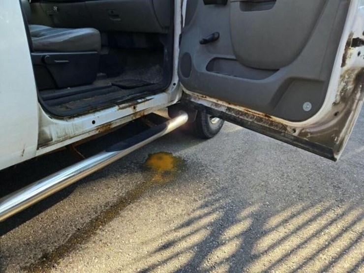 2014-chevrolet-3500-image-28