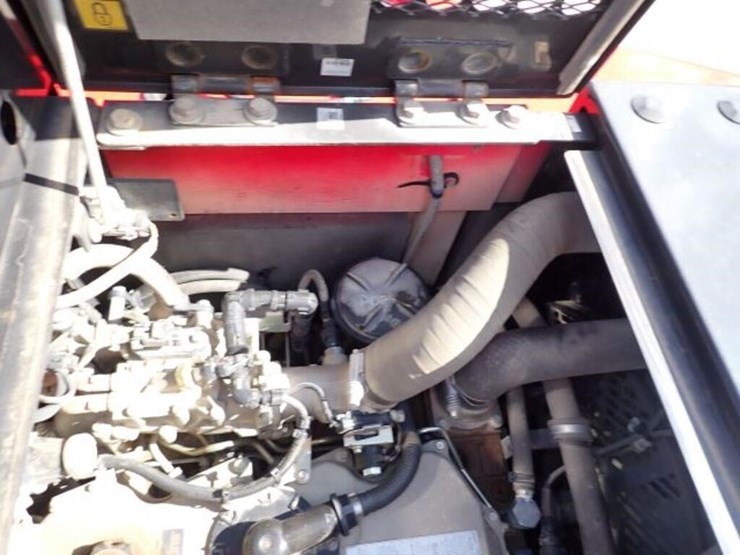 2021-bobcat-e145-image-33