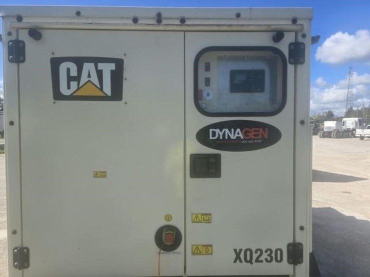 2019-caterpillar-xq230-image-14
