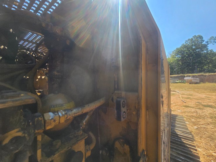 caterpillar-320-image-40