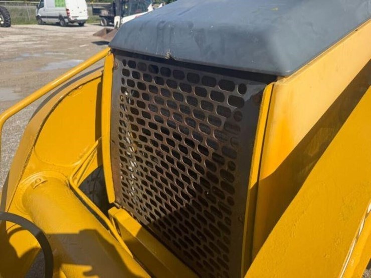 2006-deere-310g-image-52