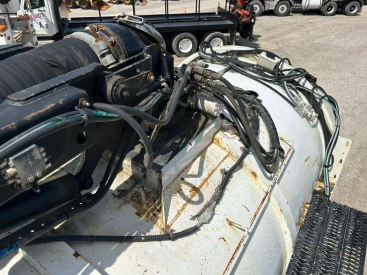 2014-peterbilt-567-image-67