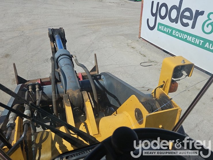 2017-deere-544k-image-40