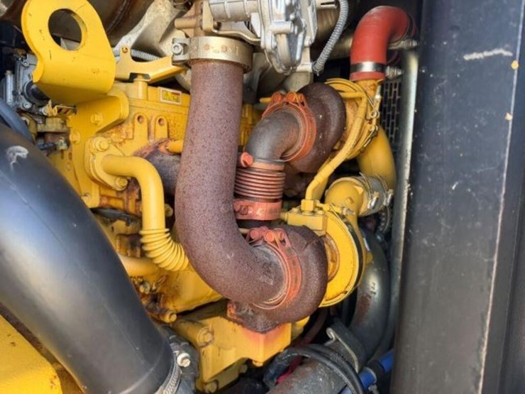 2015-caterpillar-aps100-image-17