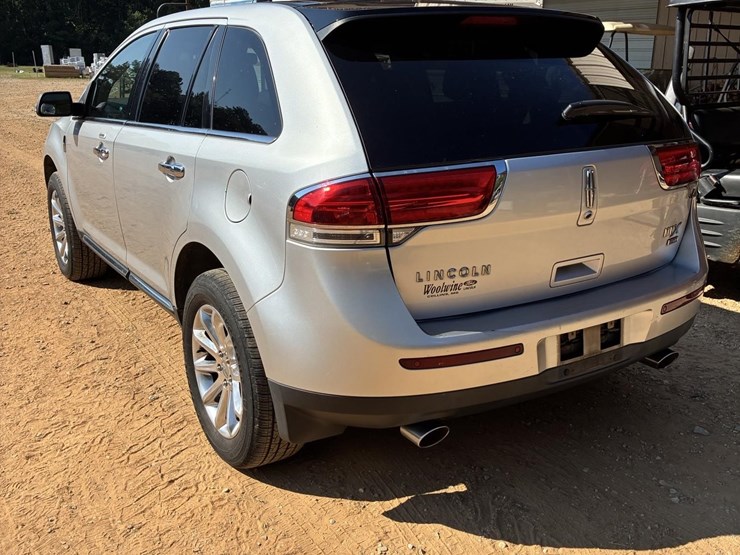2012-lincoln-mkx-image-2
