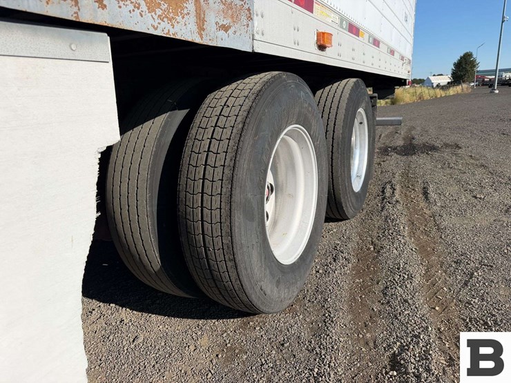 2013-utility-reefer-van-image-18