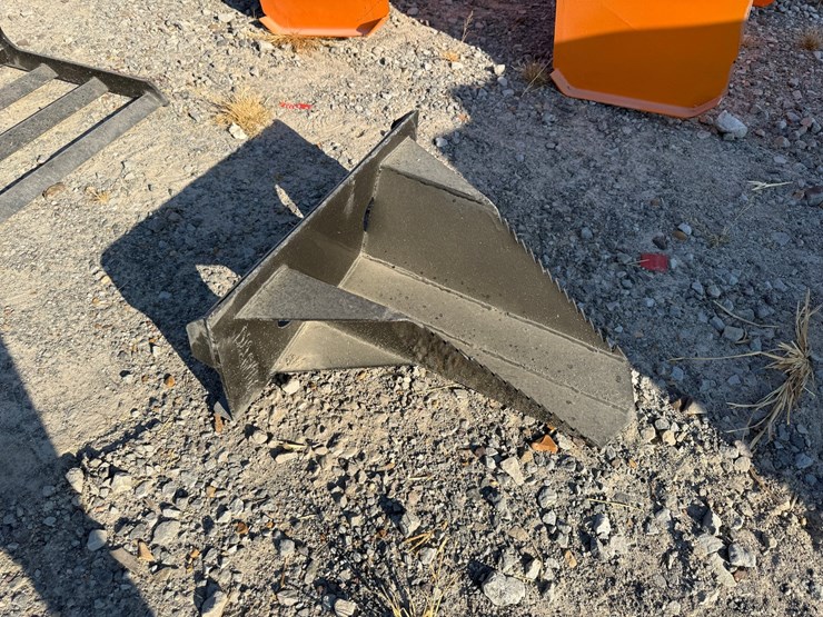 #98-•-mini-universal-skid-steer-tree-spade-inv#54729-image-3