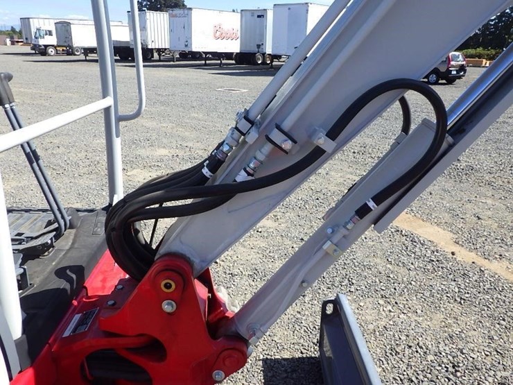 takeuchi-tb335r-image-25