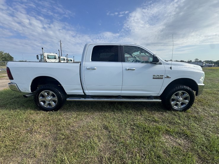 2018-dodge-2500-image-4