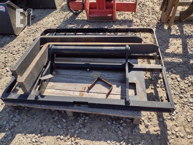 manitou-pfb-35n-1470-tilting-fork-carriage-image-1