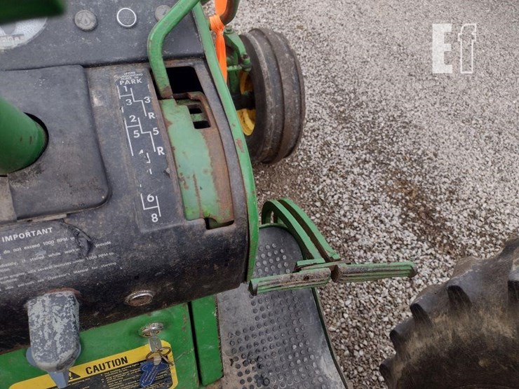 john-deere-2520-image-8