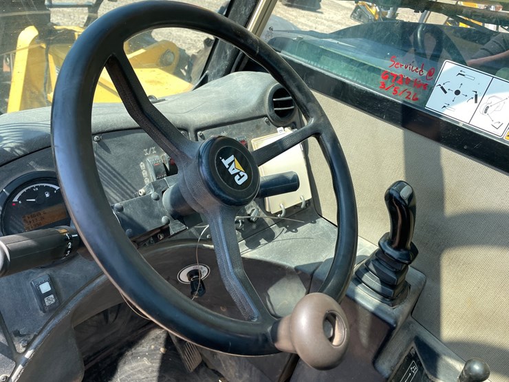 2014-caterpillar-tl642c-image-45