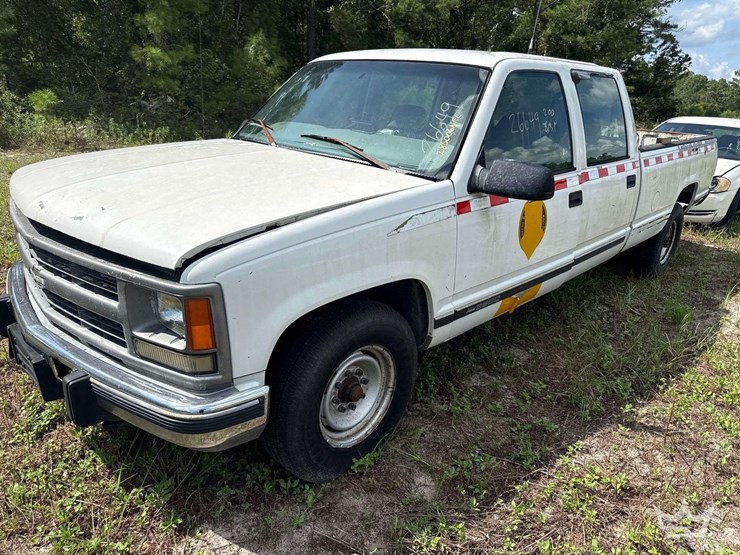 2000-chevrolet-3500-image-1