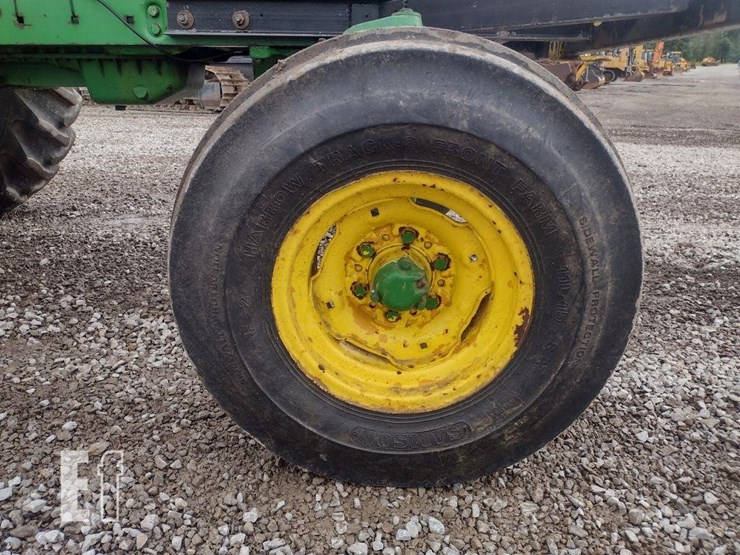 john-deere-2520-image-25