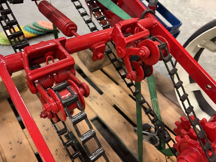 international-harvester-c251-two-row-fast-hitch-planter-image-27