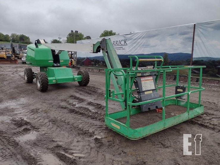 2019-jlg-460sj-image-30