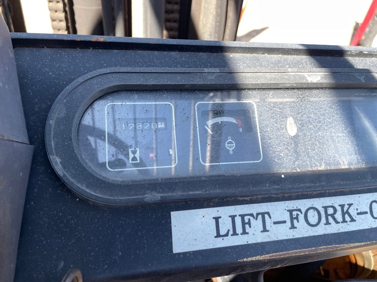 #1056-•-yale-forklift-image-15