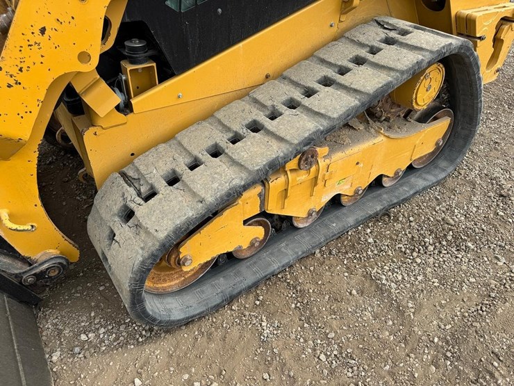 2017-caterpillar-259d-image-13