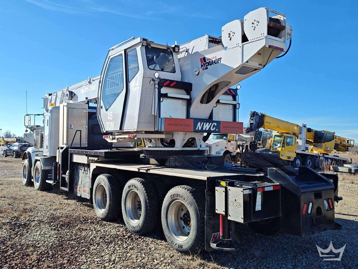 2020-peterbilt-367-image-5