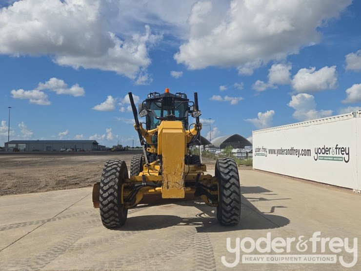 2015-caterpillar-140m3-awd-image-8