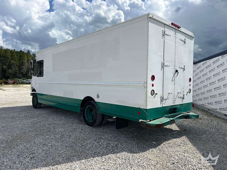 2012-workhorse-w62-image-4