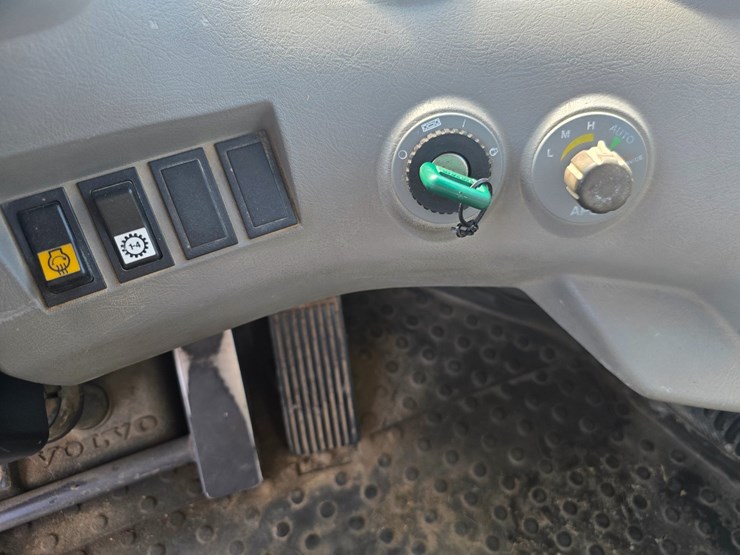 2005-volvo-l90e-image-63