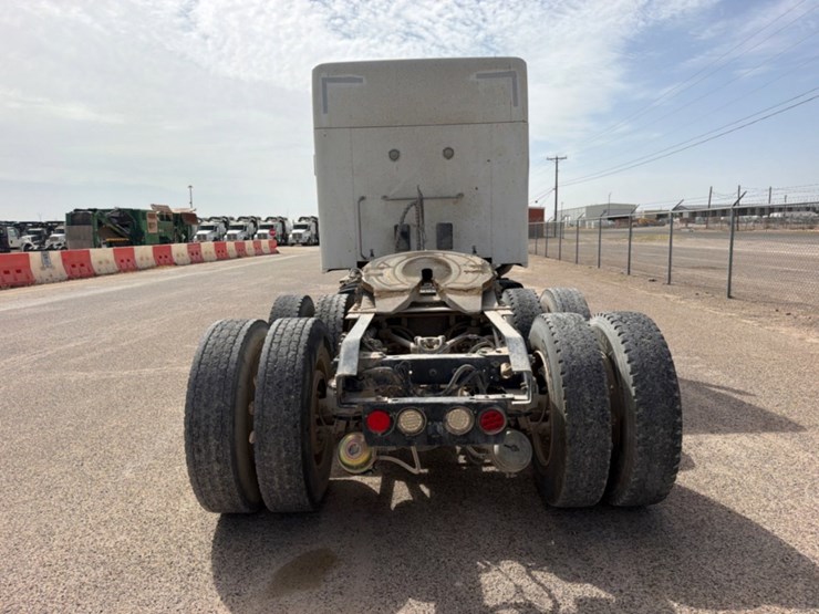 2015-kenworth-t880-image-6