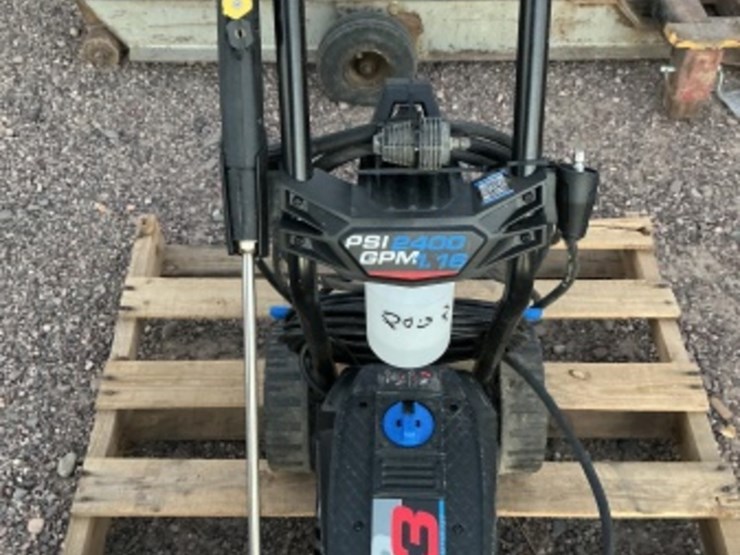 2400-psi-electric-pressure-washer-image-4