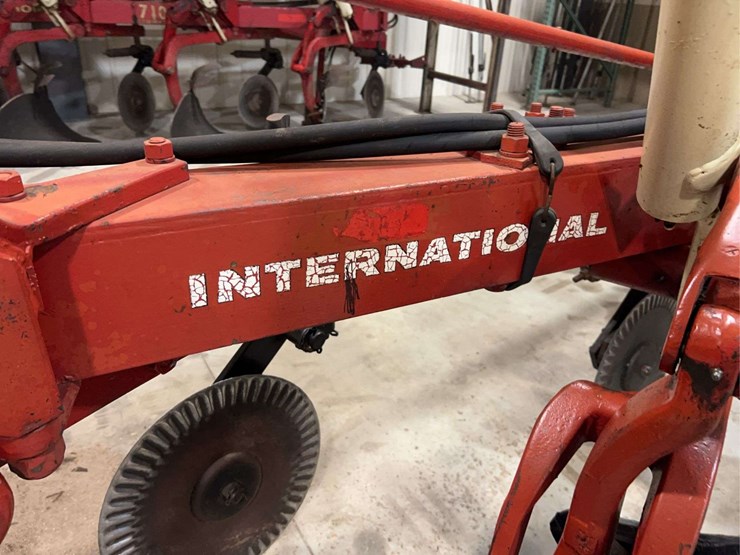 international-710-image-23
