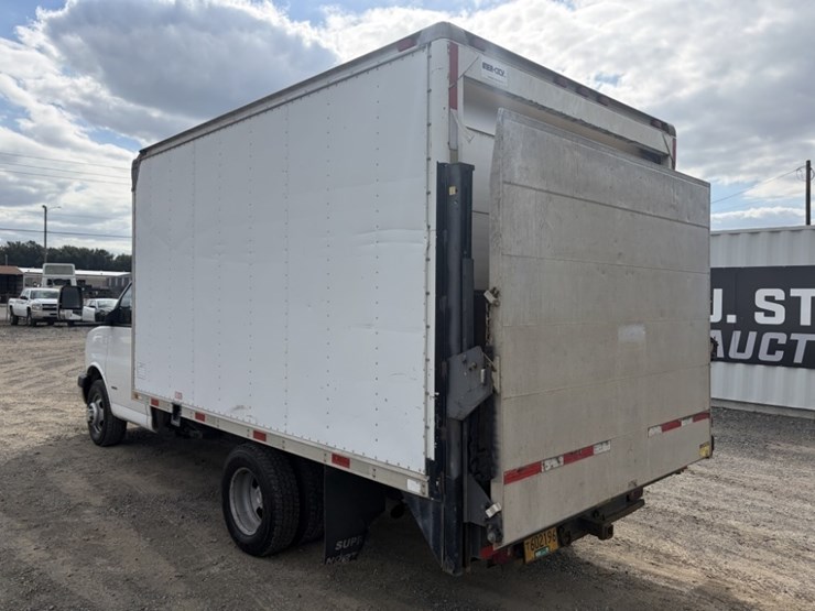 2006-chevrolet-express-box-truck-image-6