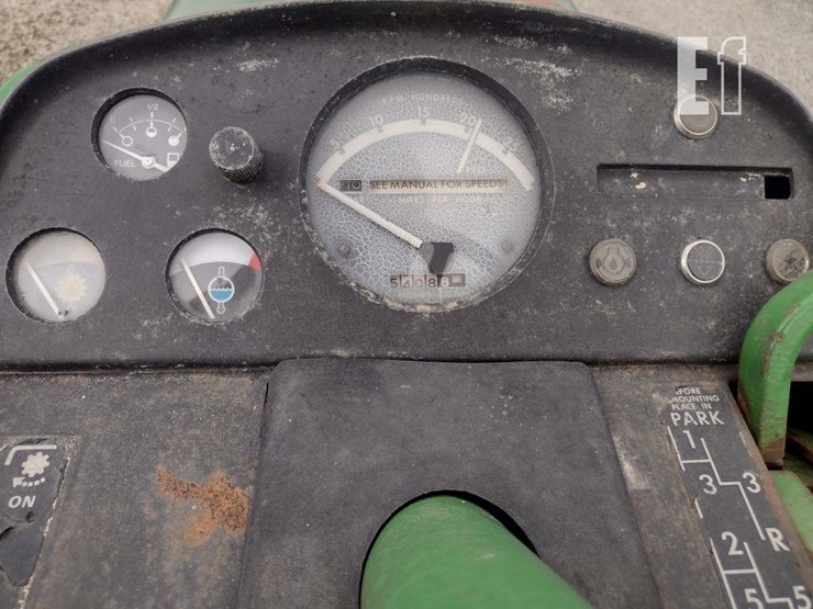 john-deere-2520-image-7