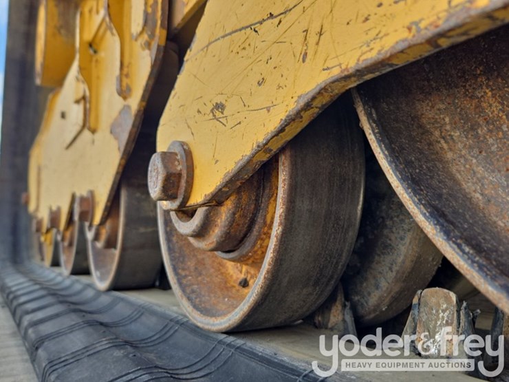 2019-caterpillar-259d3-image-14