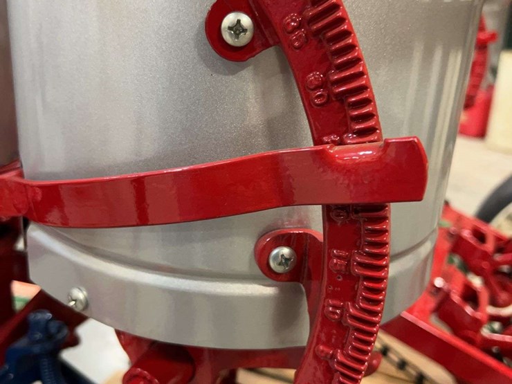 international-harvester-c251-two-row-fast-hitch-planter-image-19