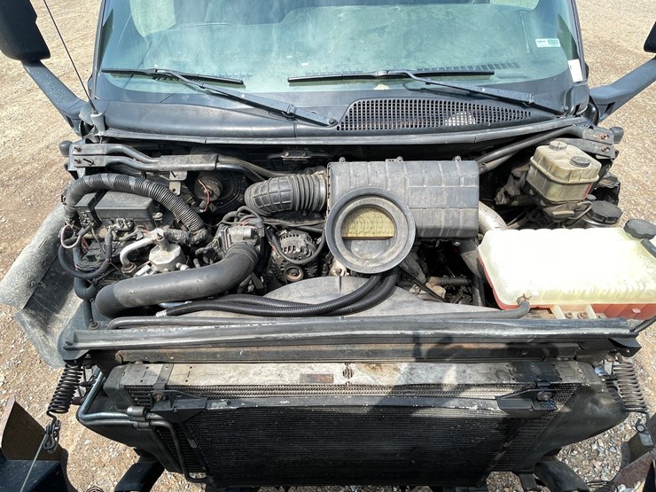 #1460-•-2008-chevrolet-c4500-chipper-truck-(has-mn-title)-image-11