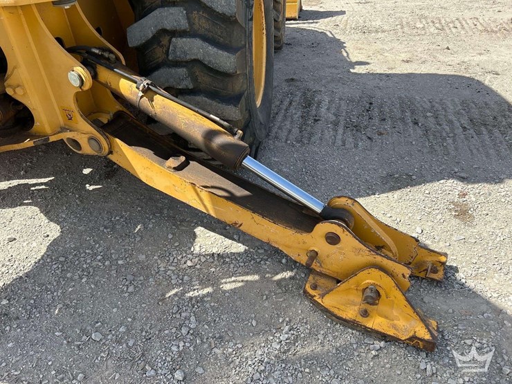 deere-410l-image-35